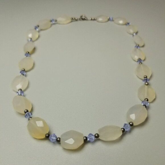 Vintage Ivory and Lavender Faceted Glass Beaded Necklace, Sterling Heart Clasp - Picture 2 of 8